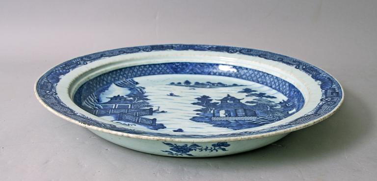 SKÅLFAT, porslin, Kina, 1800-talets början.