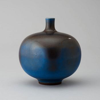 A Berndt Friberg stoneware vase, Gustavsberg Studio 1972.