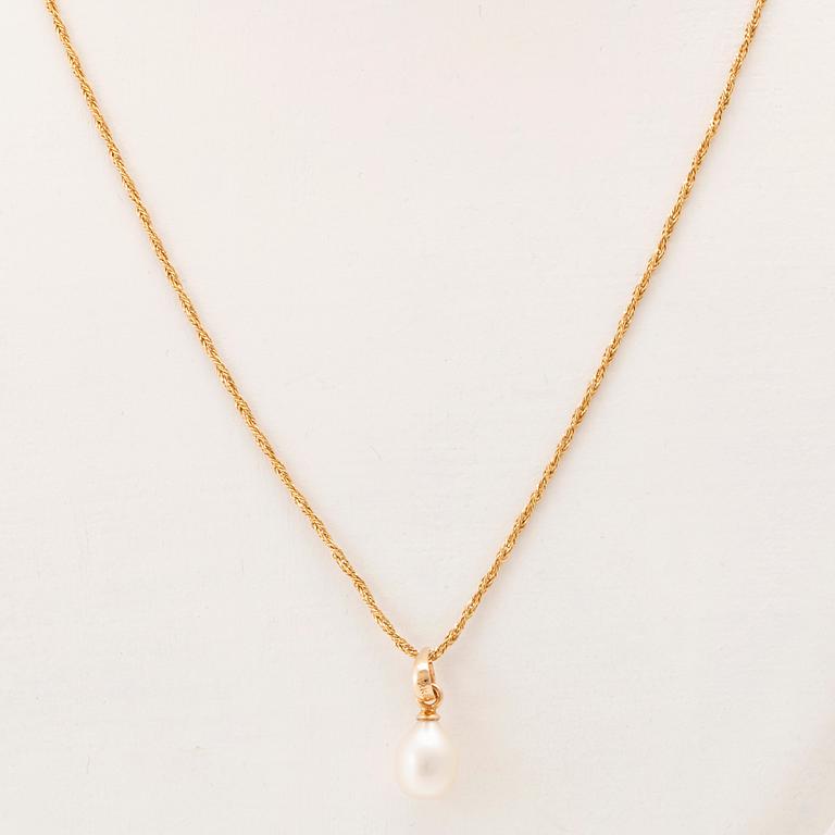 Halsband 18K guld med droppformad odlad pärla.
