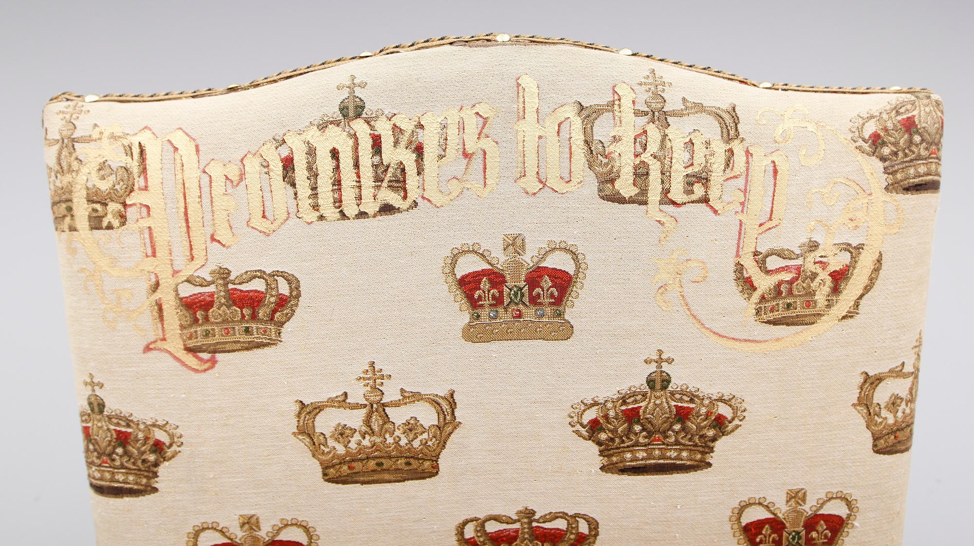 KARMSTOL, barockstil samt FOTPALL, rokokostil, 1900-talets första hälft.