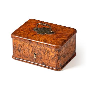 162. A burr-alder box by J. Sjölin (master 1767-85).