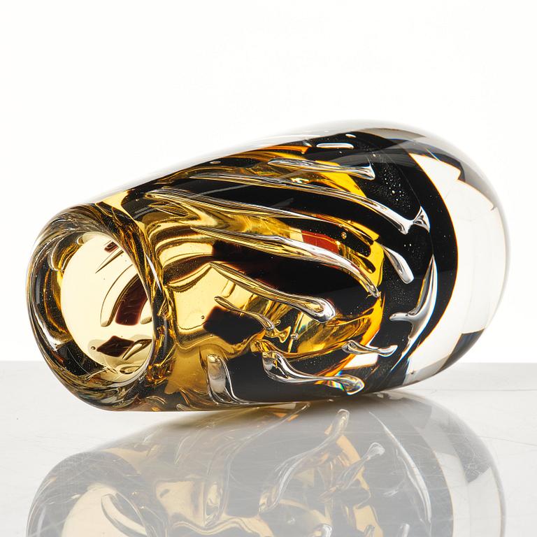 Jan Johansson, an 'ariel' glass vase, Orrefors, Sweden 1989.