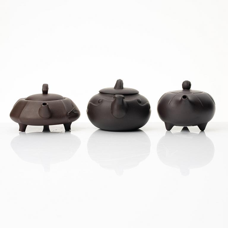A group of four Chinese brown yixing teapots, 1980/90s.