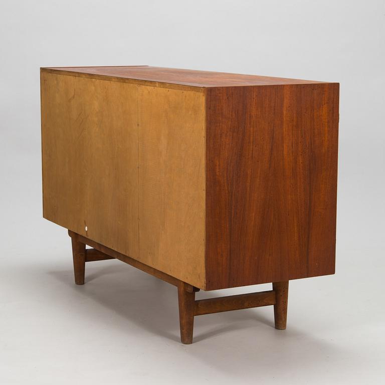 Olof Ottelin, A 1960s sideboard "Beta-series", Oy Stockmann Ab, Keravan puusepäntehdas, Finland.