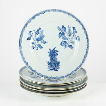 Seven export porcelain "Pineapple" plates, China, Qinalong (1736-96).