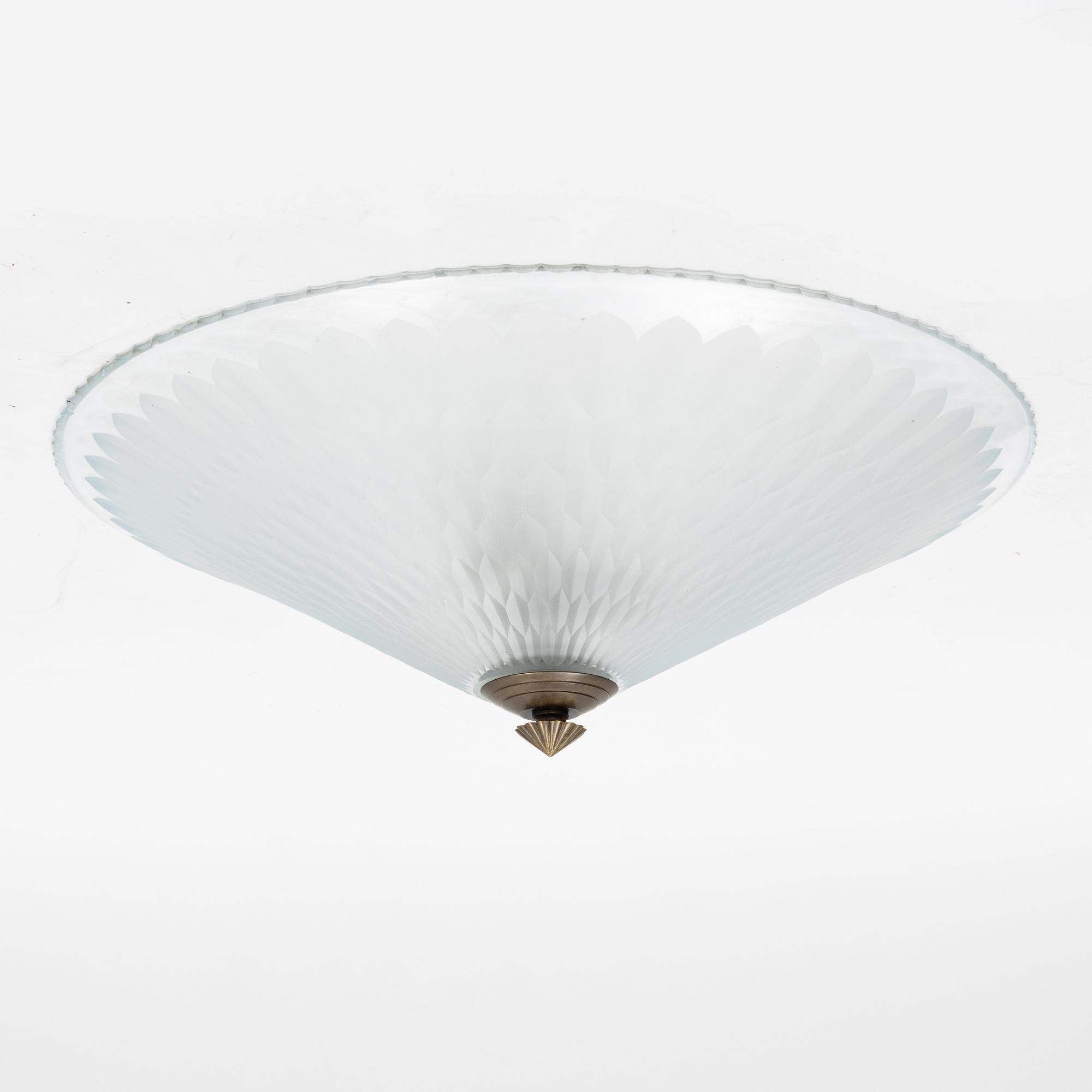 A glass ceiling lamp attributed to Edward Hald Orrefors, firsta part of the 20th Century.