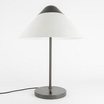 Hans J. Wegner, bordslampa, "Opala", Louis Poulsen, Danmark.