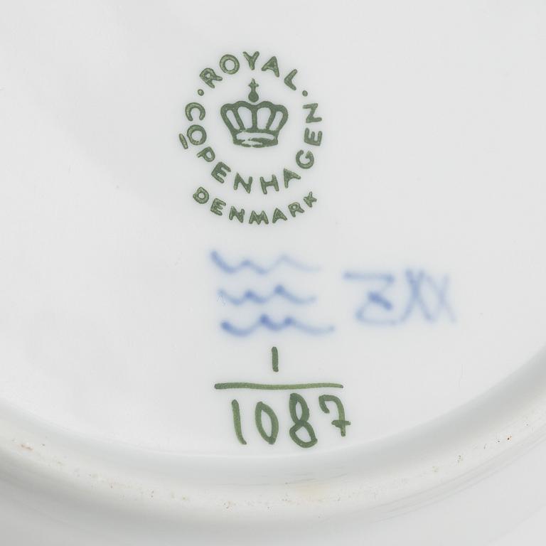 Royal Copenhagen, a 28-piece 'Musselmalet' porcelain coffee service, Denmark.