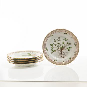 A set of five Royal Copenhagen 'Flora Danica' dinner plates, Denmark, 20th century.