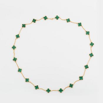 418. A Van Cleef & Arpels Alhambra malachite necklace in 18K gold.