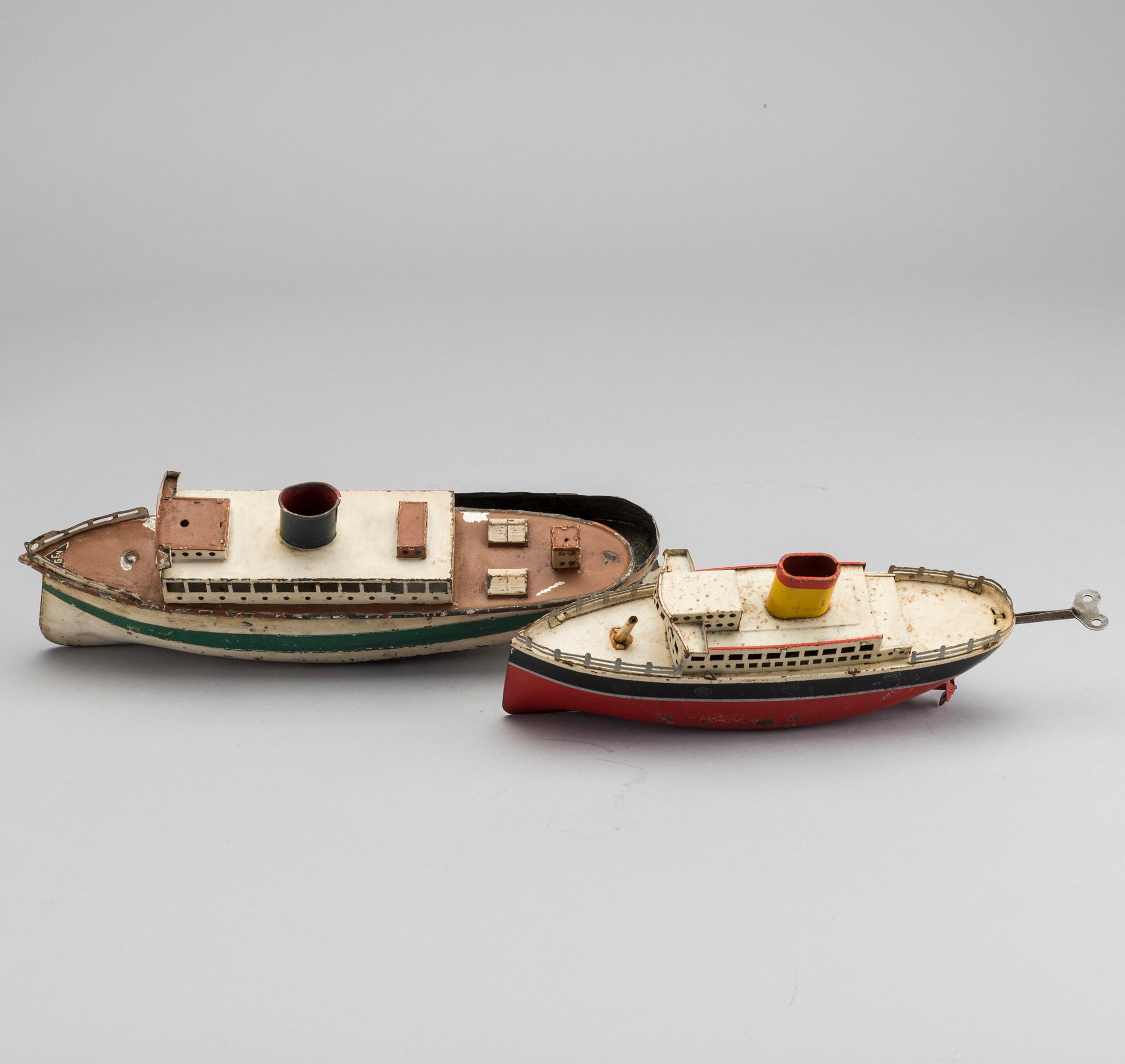 LEKSAKSBÅTAR, 2 st, plåt, Fleischmann, Tyskland 1930-tal.