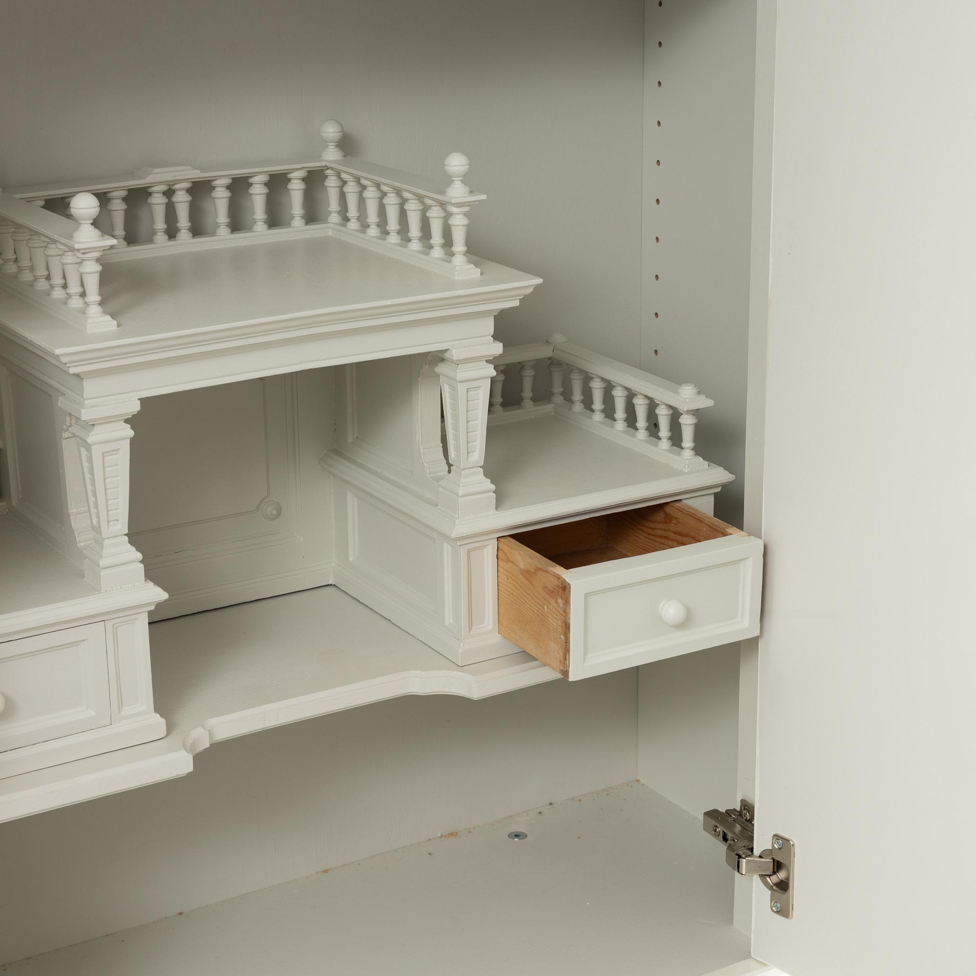 Kakelugnsskåp, 2000-tal, modern tillverkning.