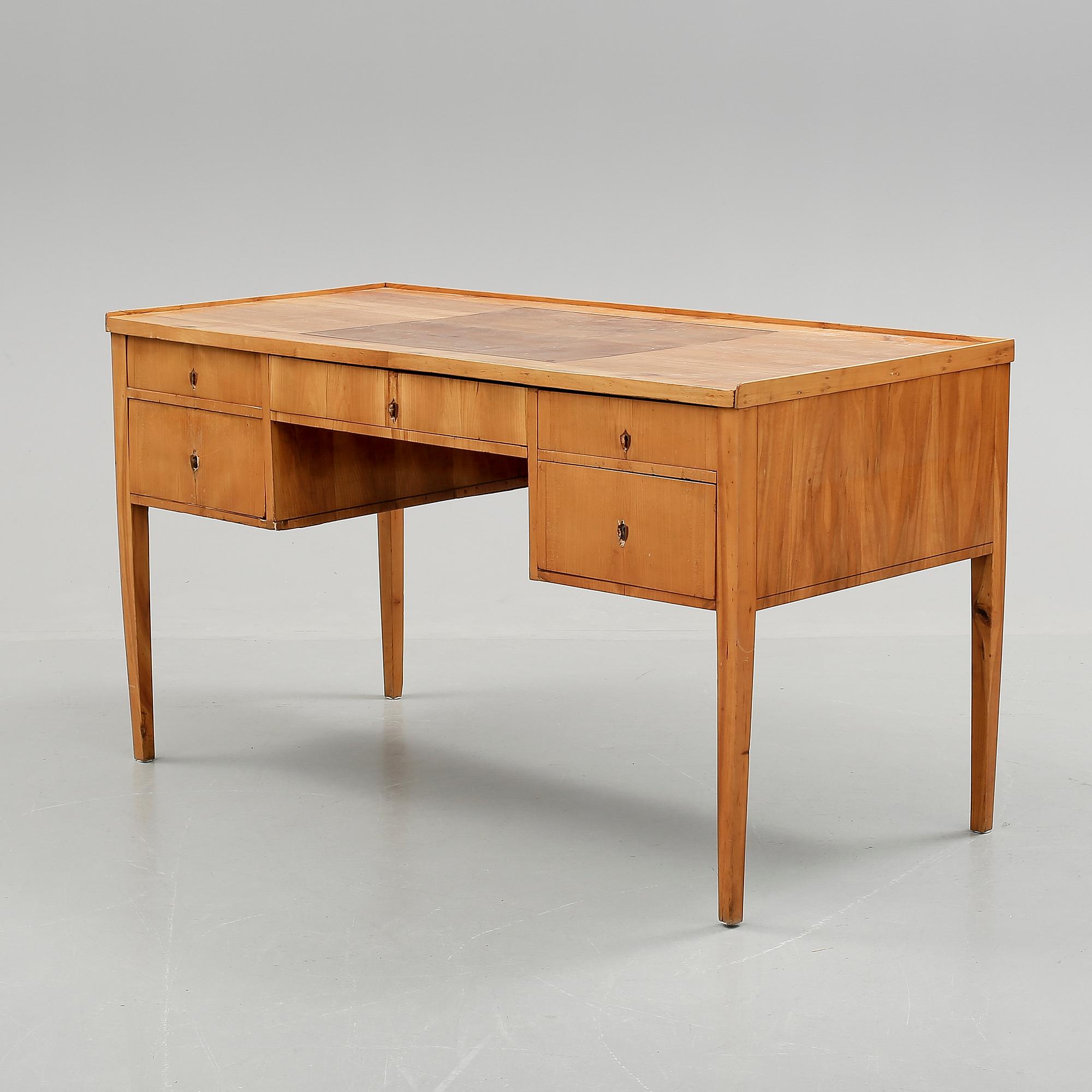 SKRIVBORD, 1800-talets första hälft.
