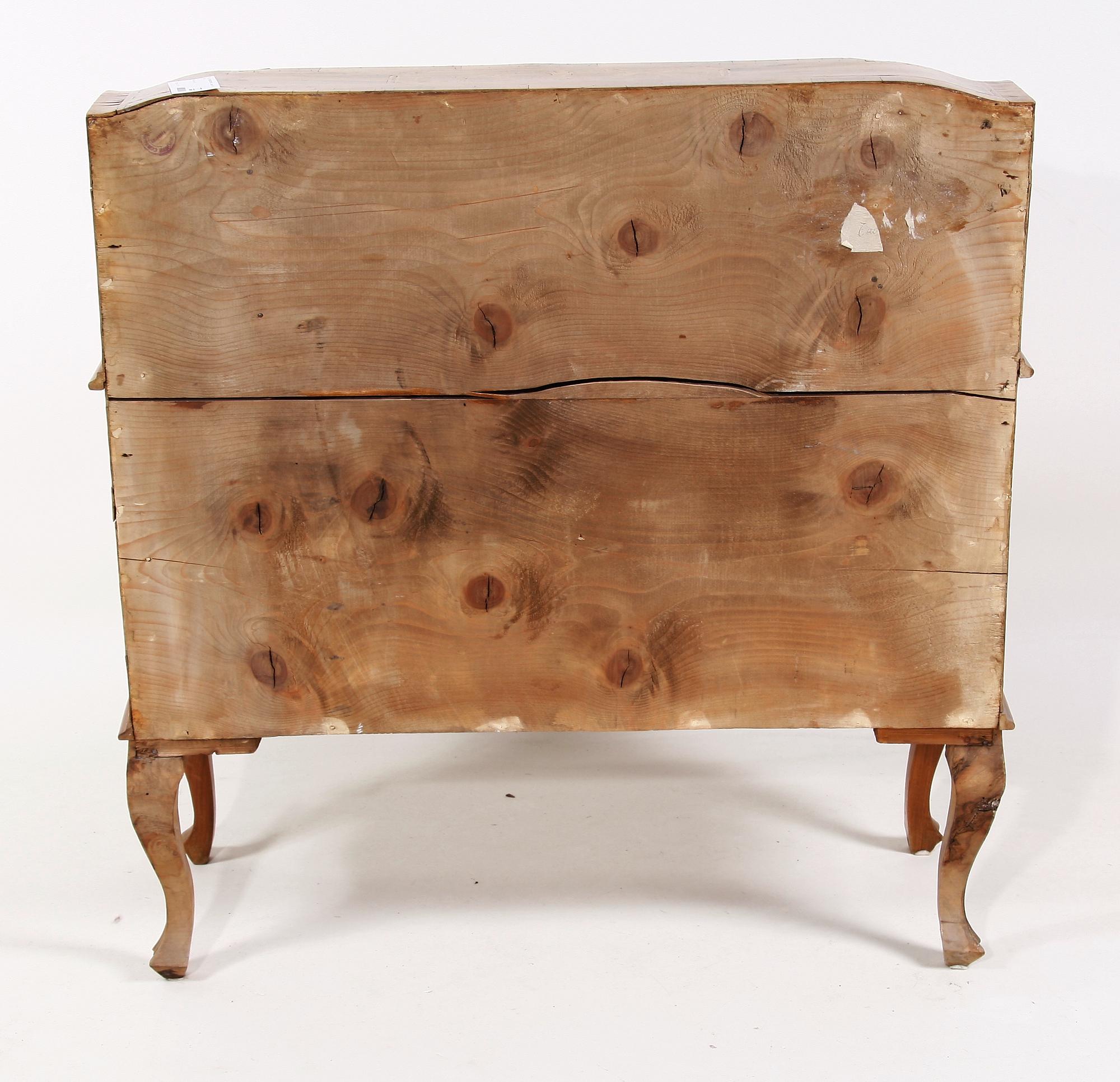 SNEDKLAFFSBYRÅ. Louis XV-stil.