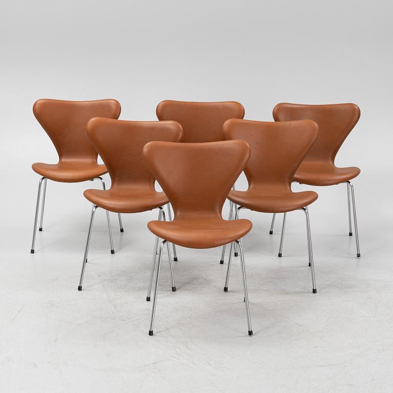 Arne Jacobsen, six 'Seven' chairs, Fritz Hansen, Denmark, late 20th century.