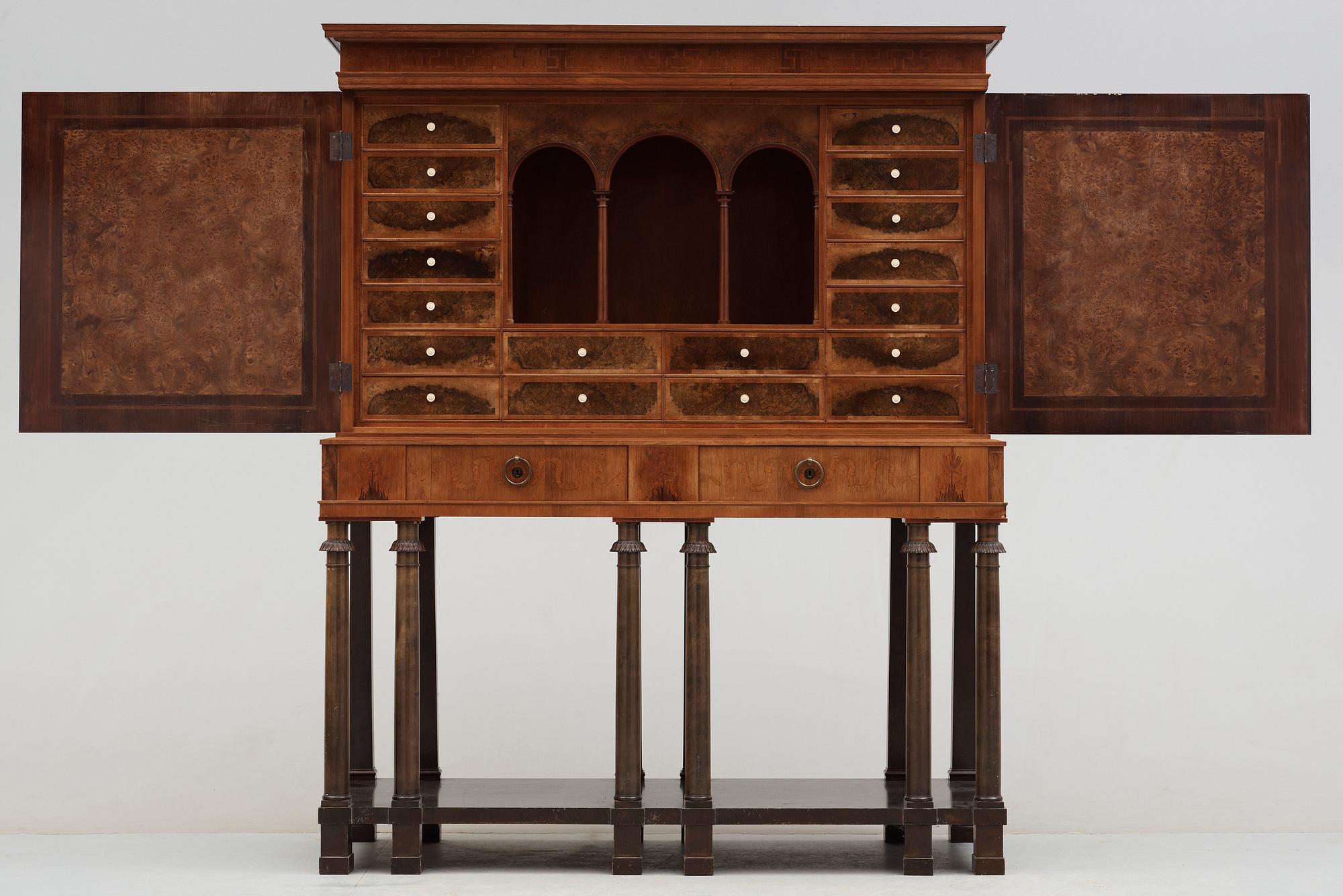 SKÅP, nyklassicism, tidigt 1900-tal.