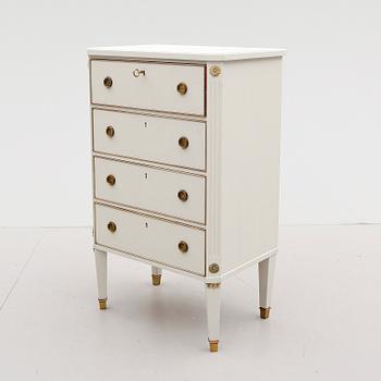 BYRÅ, gustaviansk stil, 1900-talets första hälft.