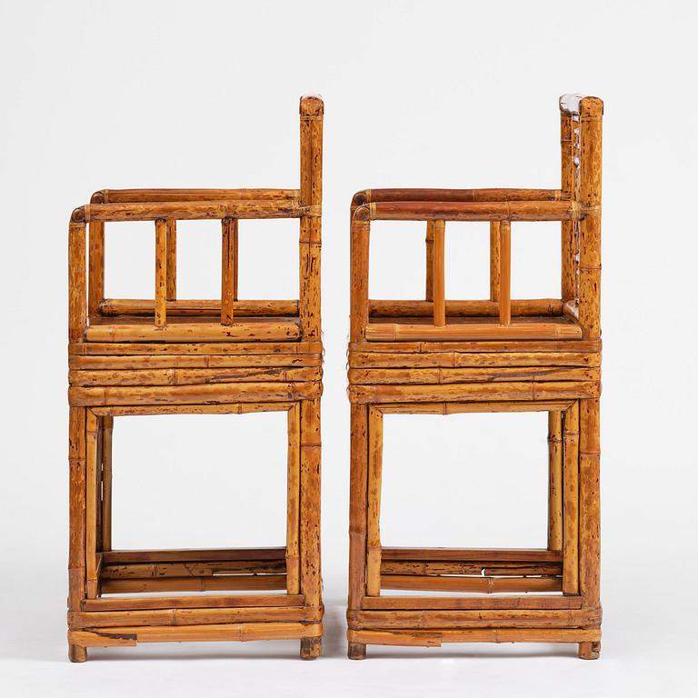 Karmstolar, ett par, fläckig bambu. Qingdynastin, 1800-tal.