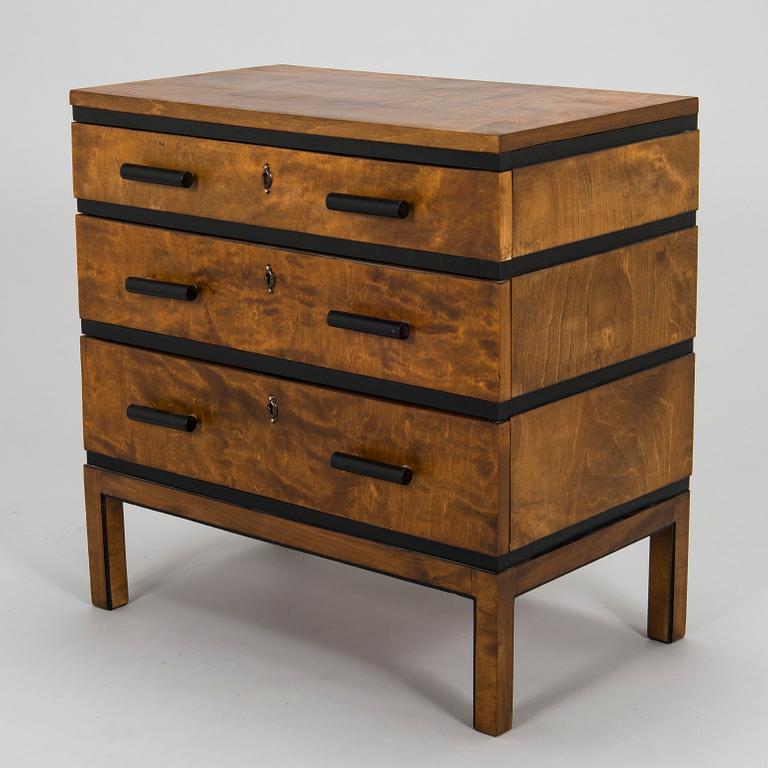 A 1930s chest of drawers for HMN Huonekalu Mikko Nupponen.