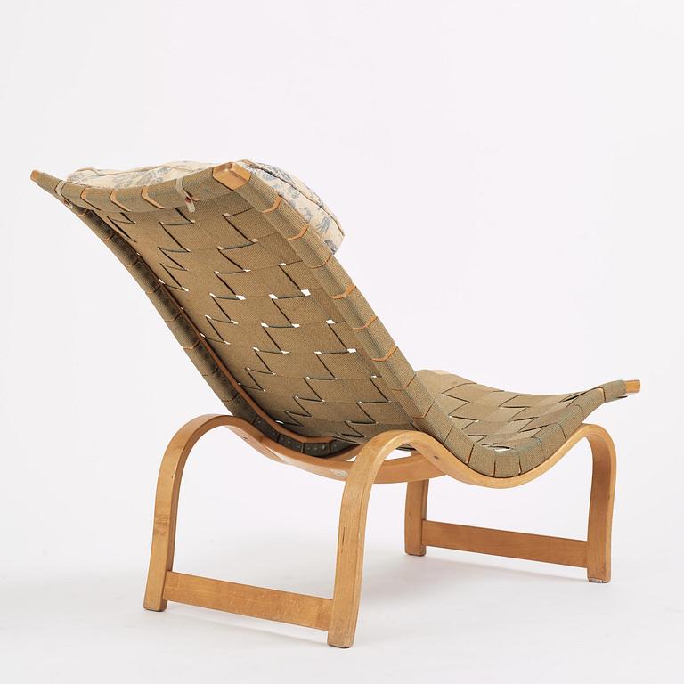 Bruno Mathsson, a "Vilstol mod. 36" easy chair, Firma Karl Mathsson, Värnamo, 1946.