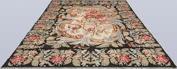 An older Bessarabian Kelim carpet, 287 x 220 cm.