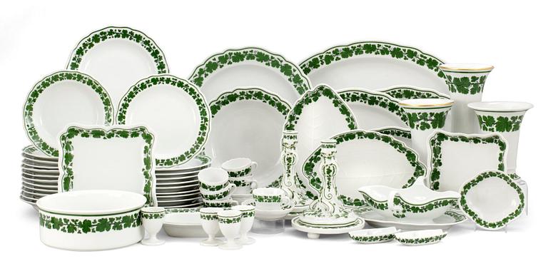 SERVIS, 74 delar, porslin. Meissen, 1900-tal.