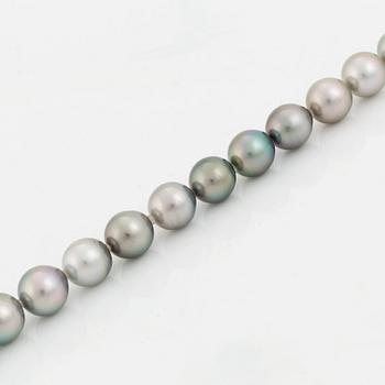 A Tahitian cultured pearl necklace.