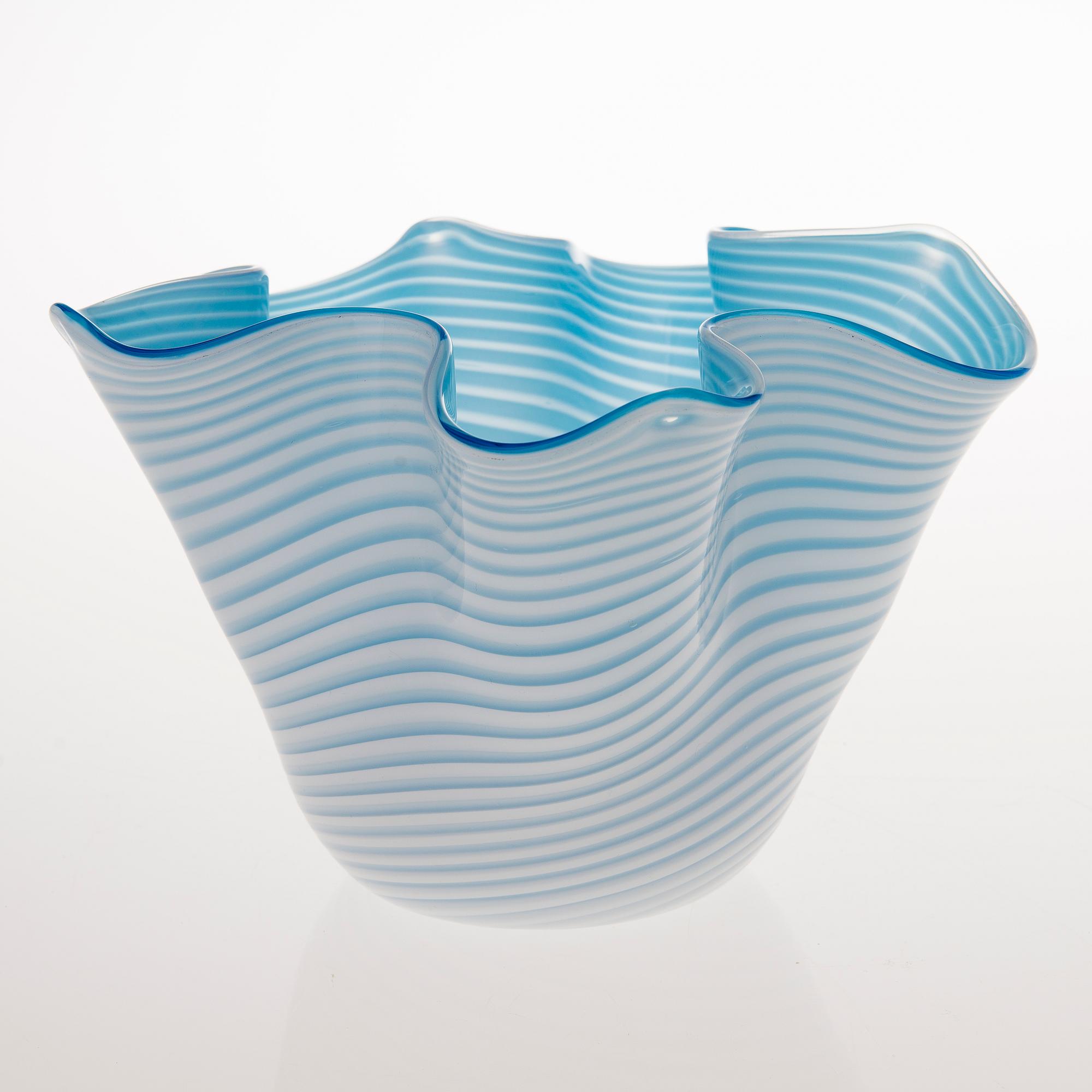 SKÅL, filigranglas, sk "Fazzoletto", signerad Vetrarti 89. Italien.