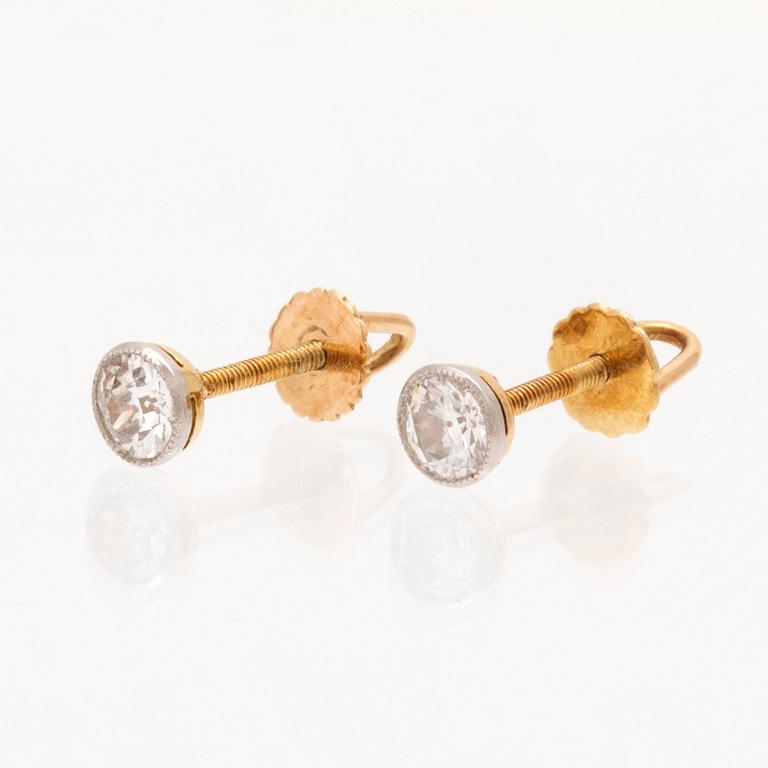 Skjortknappar 18K vitt och rött guld samt gammalslipade diamanter, Emil O. Möller Malmö 1942.