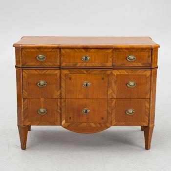 Chest of drawers in Gustavian style, second half of the 19th century.