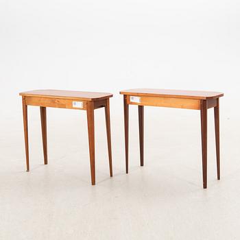 Sängbord/hallbord, ett par, 1900-talets mitt.