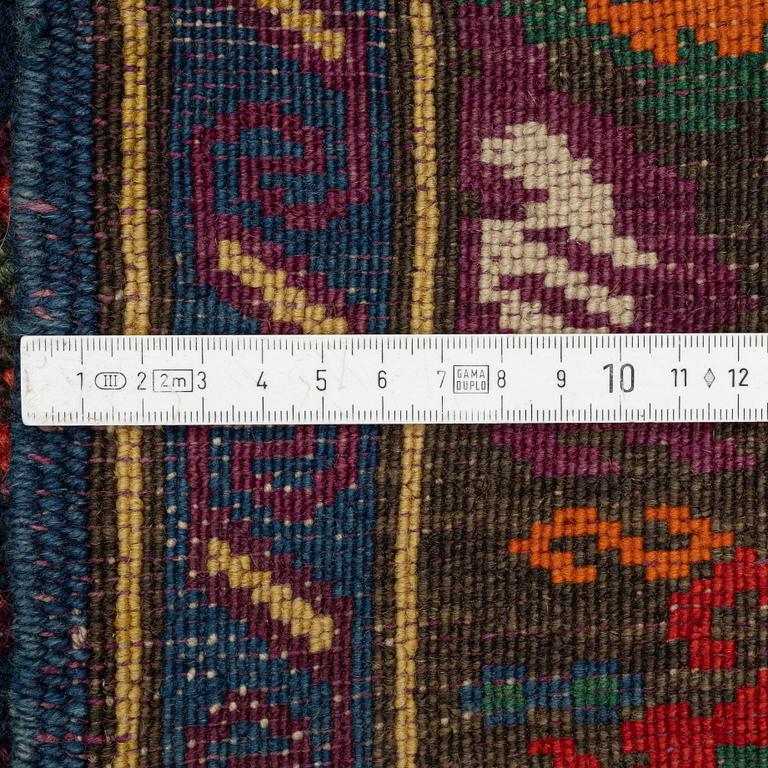 Carpet, semi-antique, Karabagh 230x123 cm.