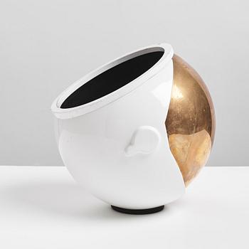 Jone Kvie, "Helmet".