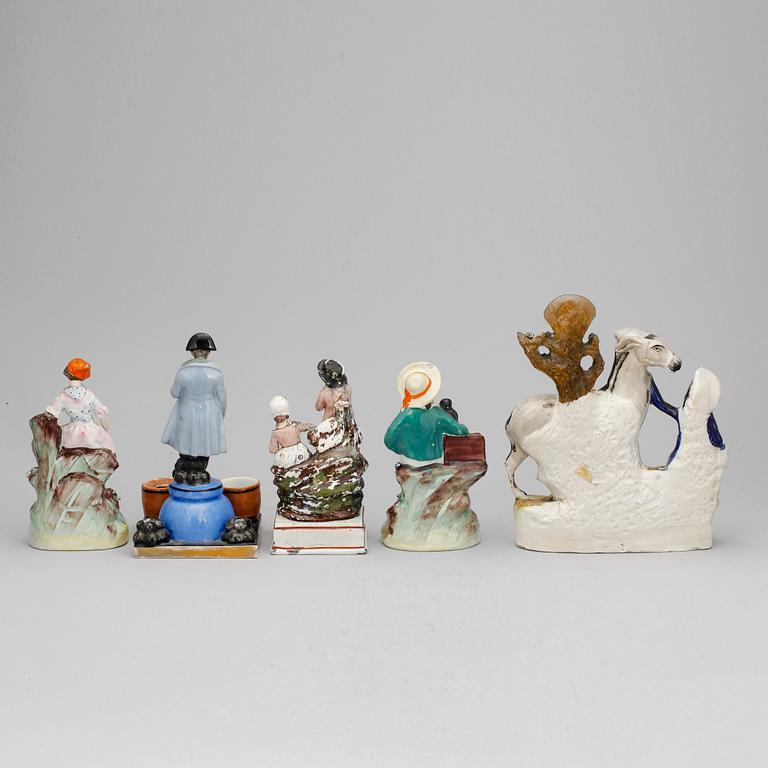 FIGURINER, 5st, flintgods och porslin, 18/1900-tal.