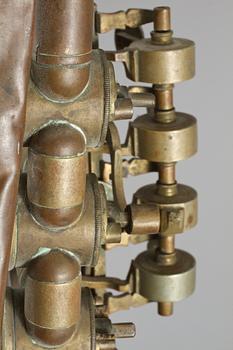 BLÅSINSTRUMENT, 1900-talets första hälft.