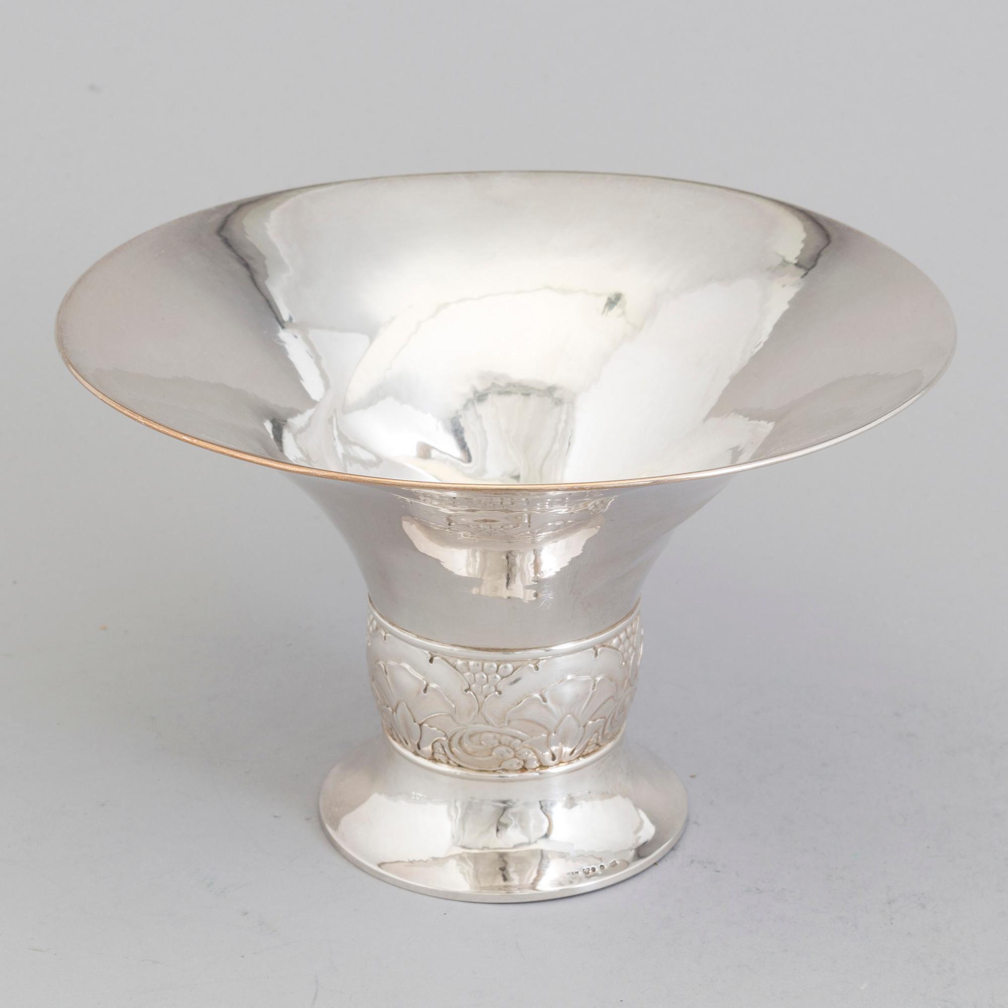 A Swedish Art Nouveau silver stemmed bow, maker's mark GAB, Stockholm 1926.