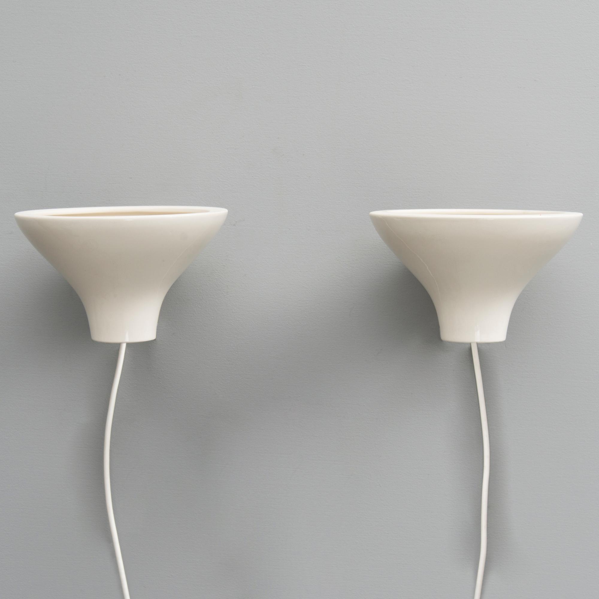 JUKKA KORPIHETE, vägglampor, ett par, tillverkare Byrolights, 2006.