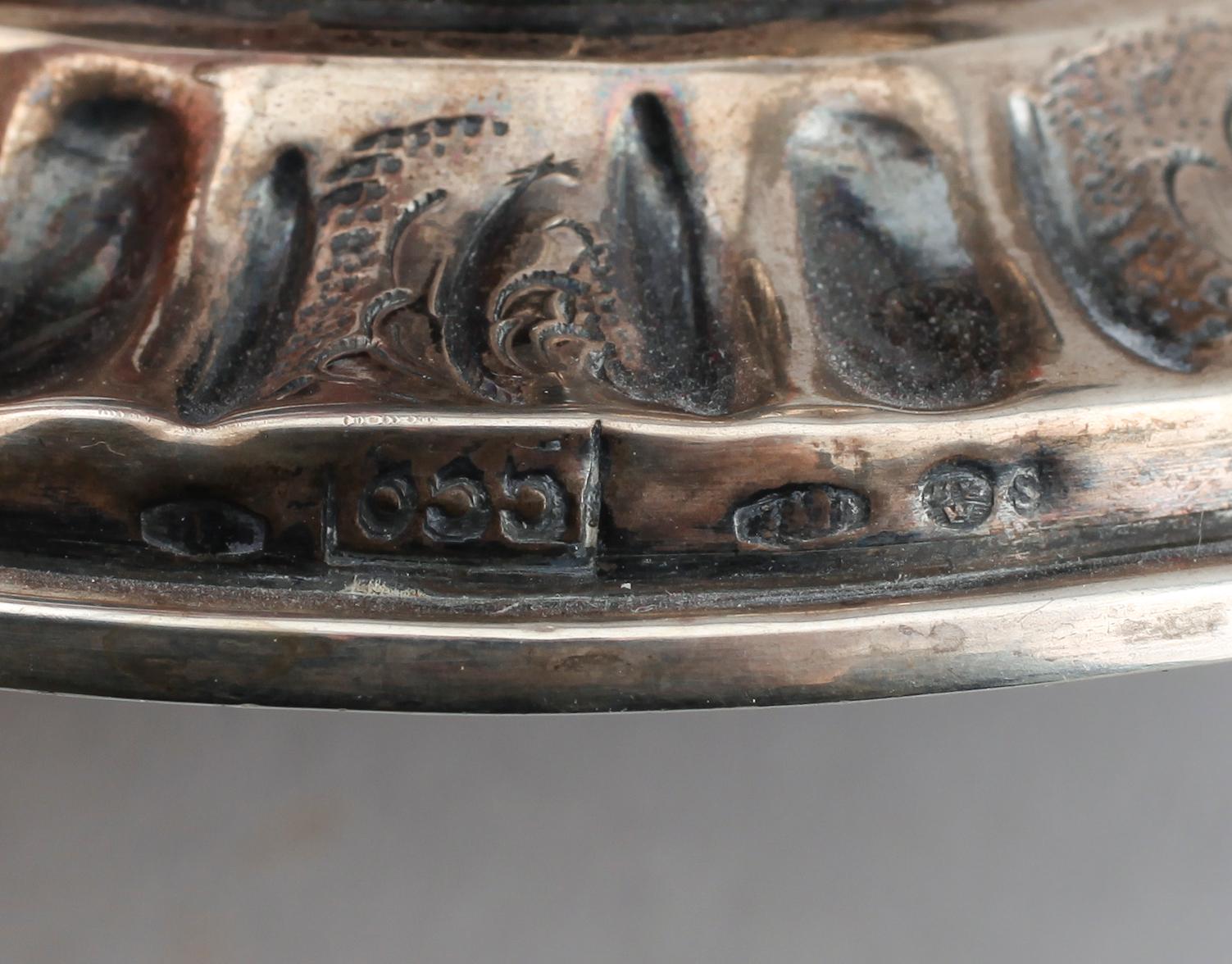 LOCKSKÅL, silver, svenska importstämplar, 1800-talets andra hälft. Vikt ca 301 gram.