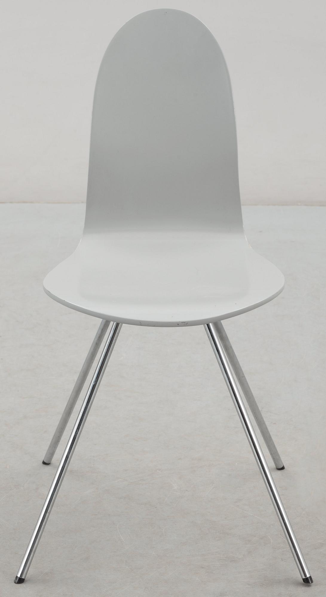 STOL, "Tungan", Arne Jacobsen, Fritz Hansen, Danmark. Formgiven 1955.