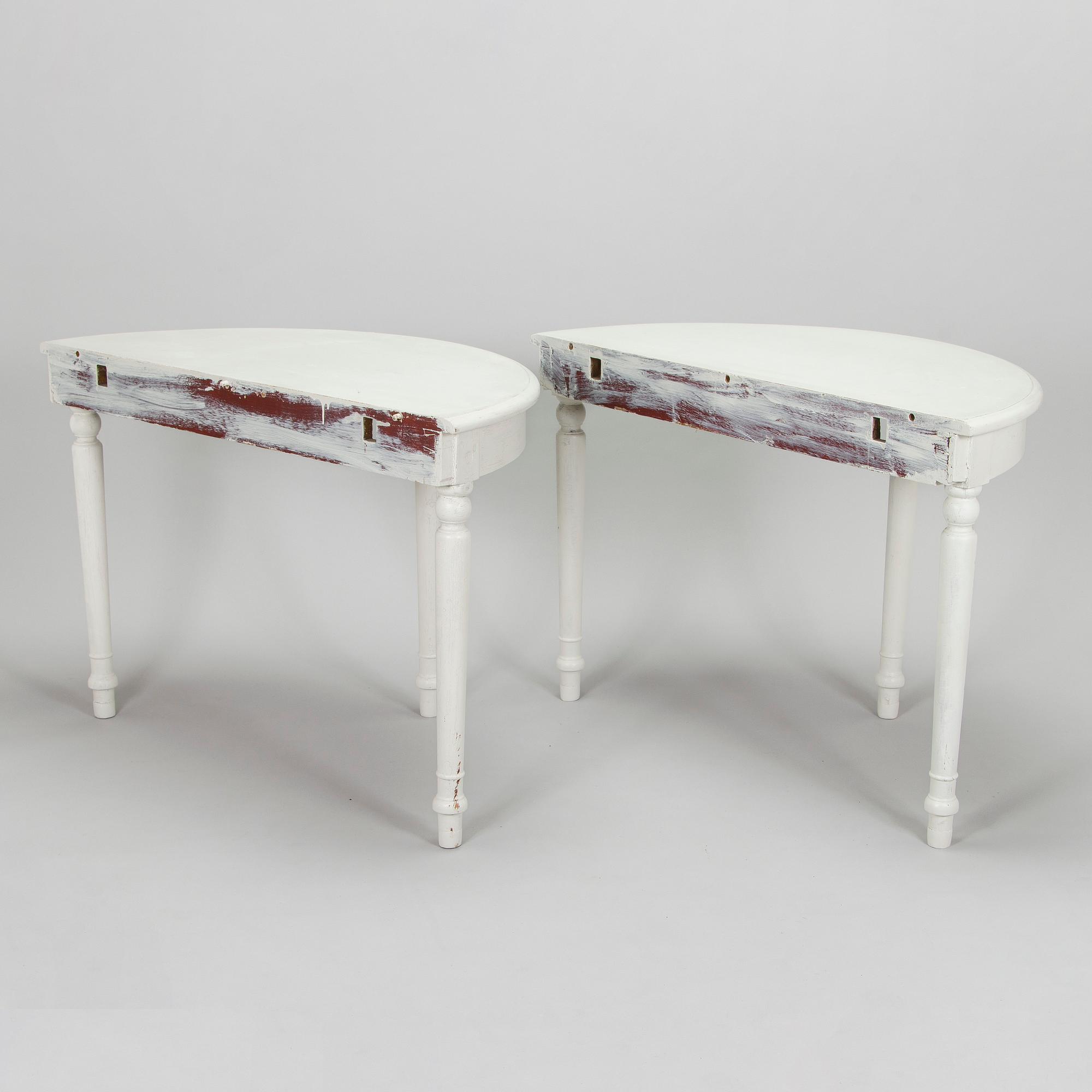 Matbord, sk. månbord, 1800-tal.