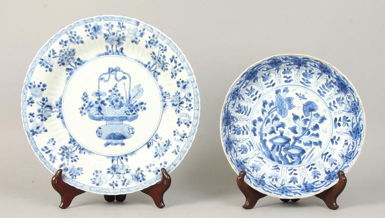 TALLRIK samt SKÅLFAT, porslin, Kina, 1700-tal.
