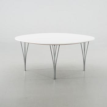 A 'SUPERCIRKEL' COFFEE TABLE DESIGNED BY BRUNO MATHSSON & PIET HEIN, Fritz Hansen, 1982.
