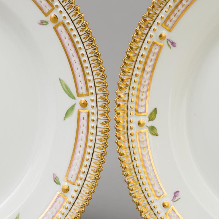 A set of five porcelaine Royal Copenhagen "Flora Danica" plates model #3550.