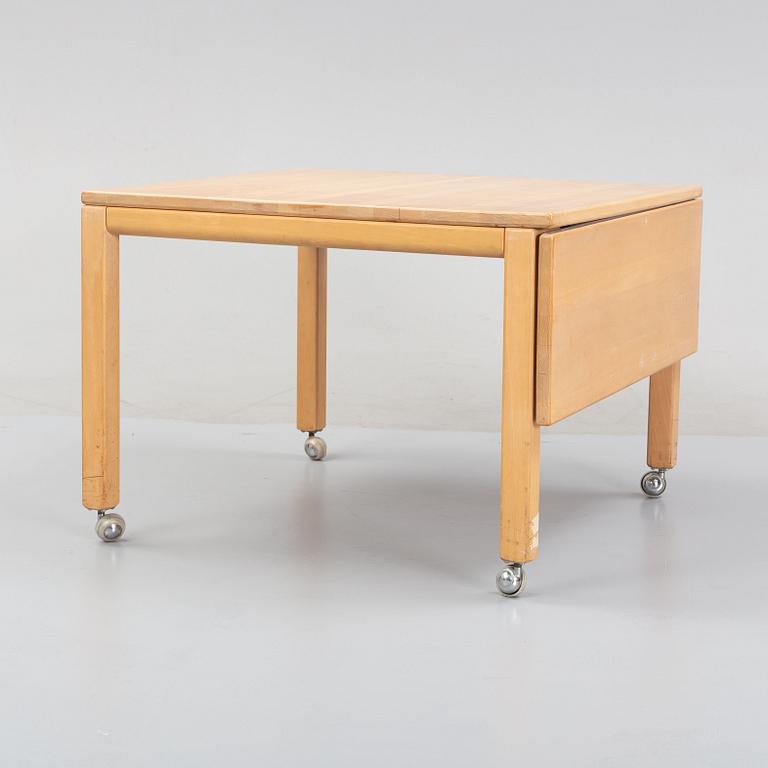 A beech coffee table, Haslev Møbler, second half of the 20th Century.