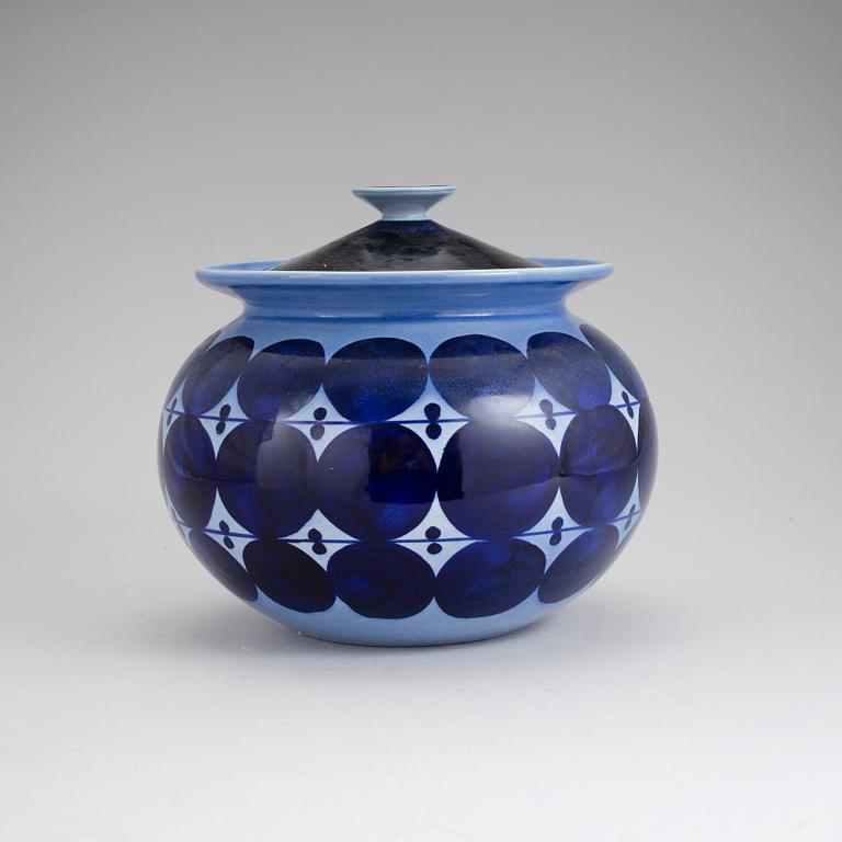 A EARTHENWEAR LISA LARSON 'MATILDA' SOUP TUREEN FOR GUSTAVSBERG, SWEDEN.