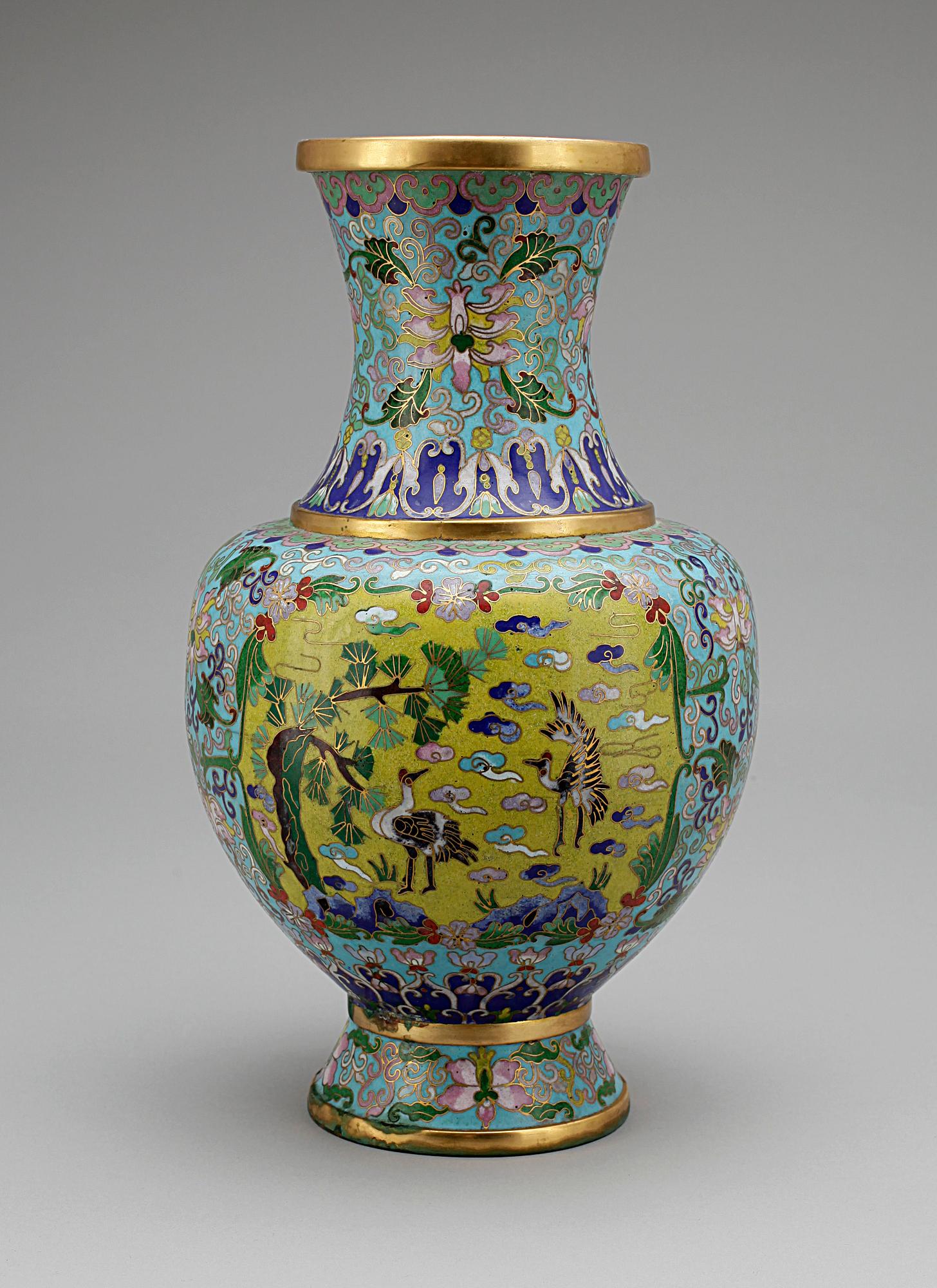 VAS, cloisonné, Kina, 1900-talets första hälft.