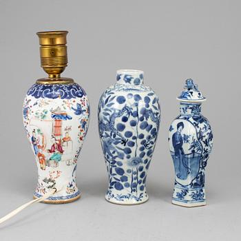 Three porcelain vases, Qing dynasty, 18-19th century.