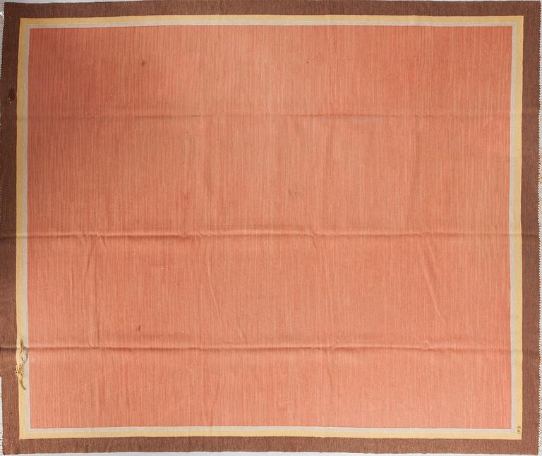 CARPET, flatweave (rölakan), signed IPB, around mid 20th century. Circa 350 x 300 cm.