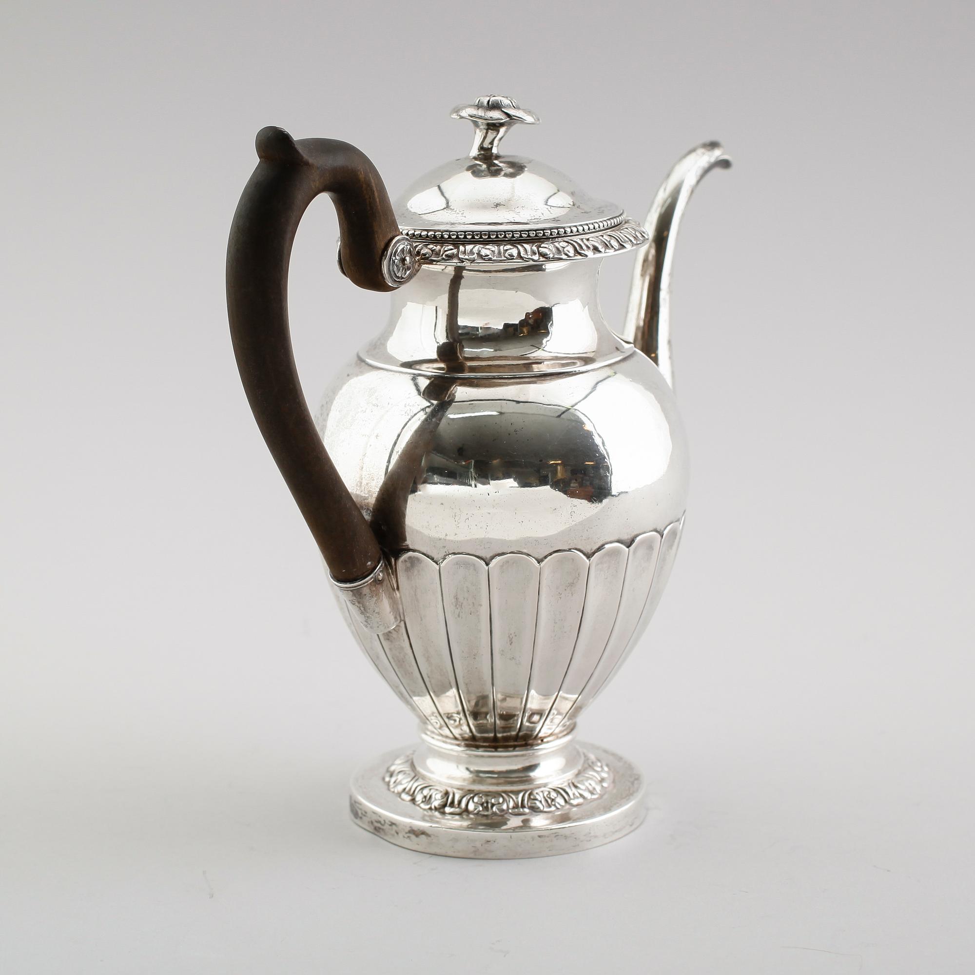 KAFFEKANNA, silver, Gustaf Möllenborg, Stockholm 1837. Vikt ca 447 gram.