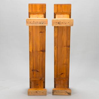 A mid-20th century dining table.